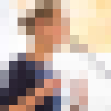 Trainer moderiert Einstieg in digitale Kompetenz